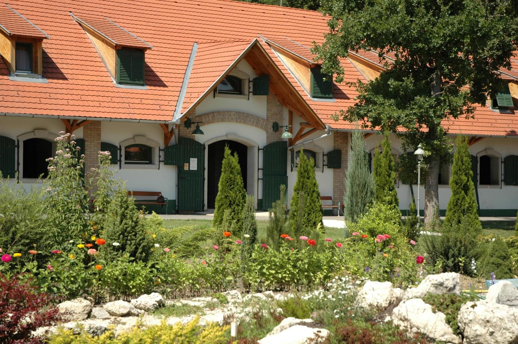 Abbazia Country Club Hotel Nemesnep Exterior photo