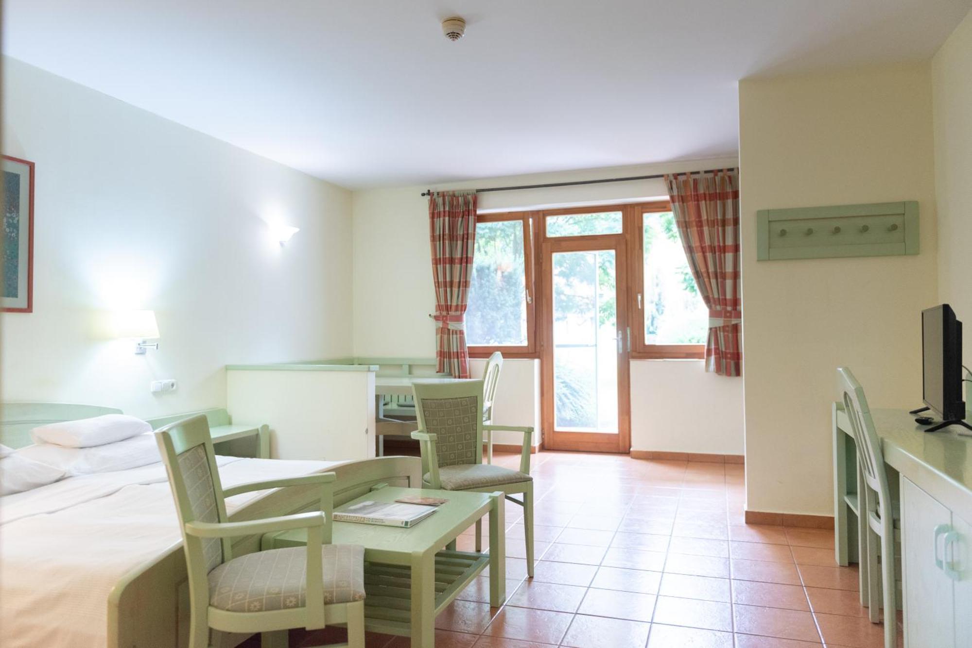 Abbazia Country Club Hotel Nemesnep Exterior photo